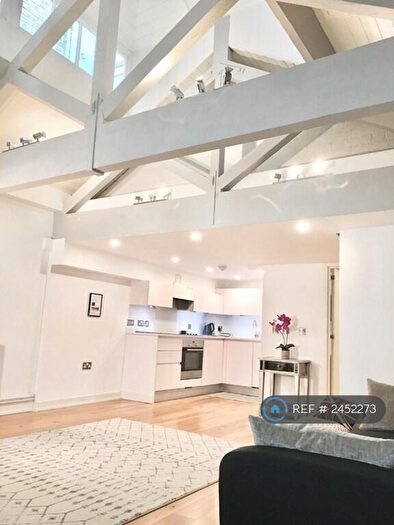 1 Bedroom Flat To Rent In Princelet Street, London, E1