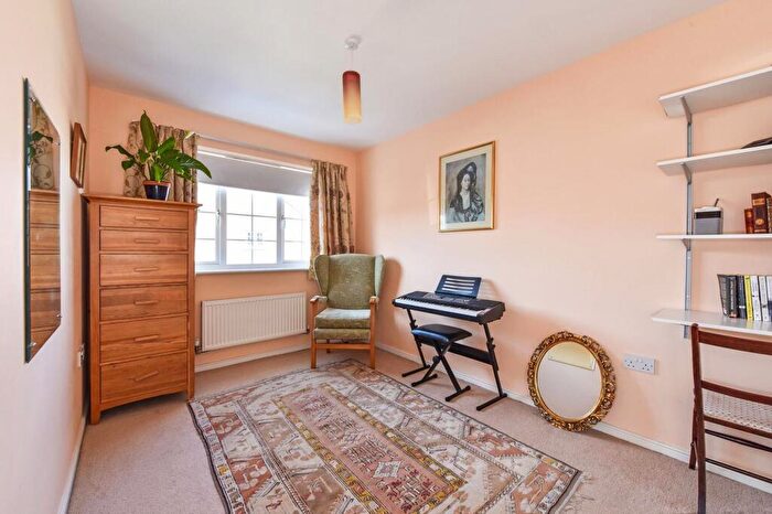 3 Bedroom End Of Terrace House For Sale In Tide Way, Bracklesham Bay, PO20