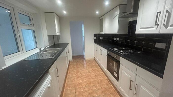 3 Bedroom End Of Terrace House To Rent In Singlewell Road, Gravesend, Kent, DA11
