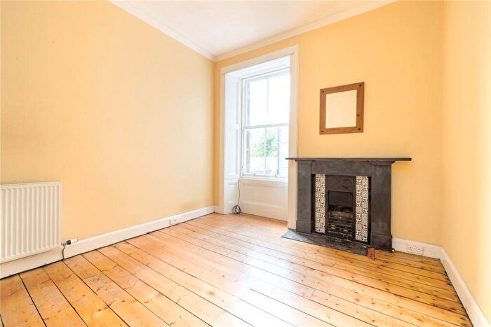 3 Bedroom Apartment To Rent In Meadow Place, Meadows, Edinburgh, EH9