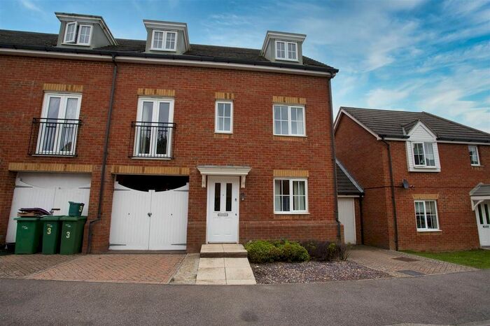 4 Bedroom Terraced House To Rent In Storey Crescent, Hawkinge, CT18