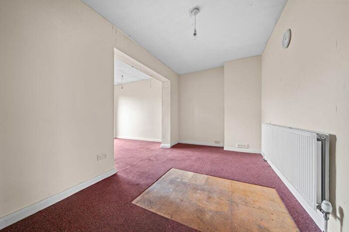 3 Bedroom Terraced House For Sale In Pembury Avenue, Worcester Park, KT4