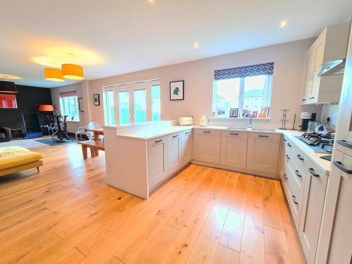 4 Bedroom Detached House To Rent In Fawcett Drive, Harrogate HG1