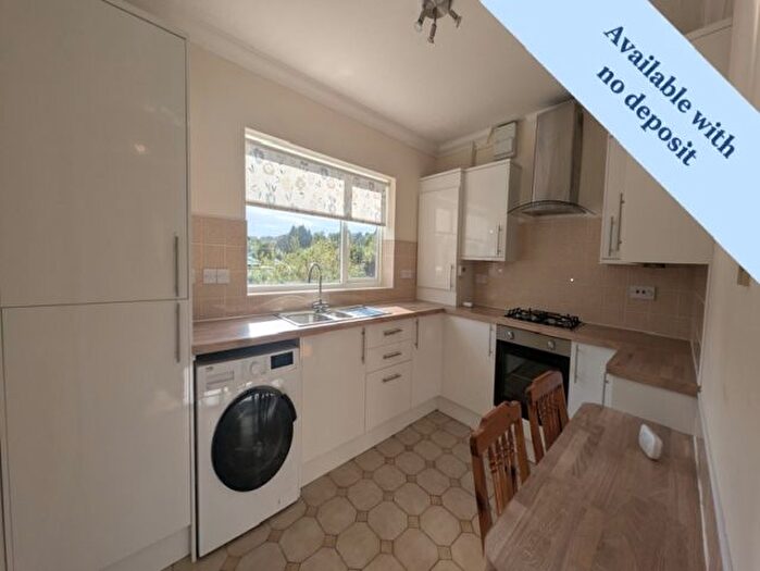 2 Bedroom Flat To Rent In Baywater Court, Blackpill, SA3