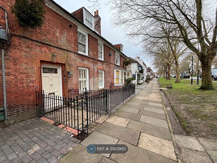 3 Bedroom Flat To Rent In High Street, Tenterden, TN30