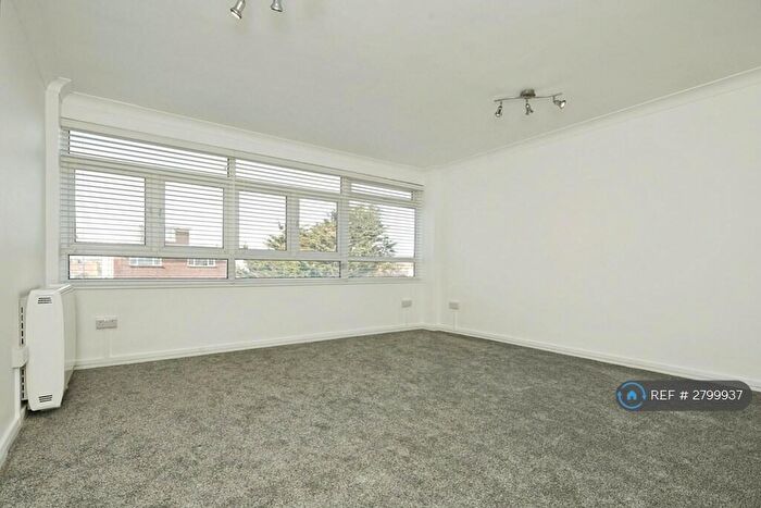 2 Bedroom Flat To Rent In Berriedale House, Hove, BN3