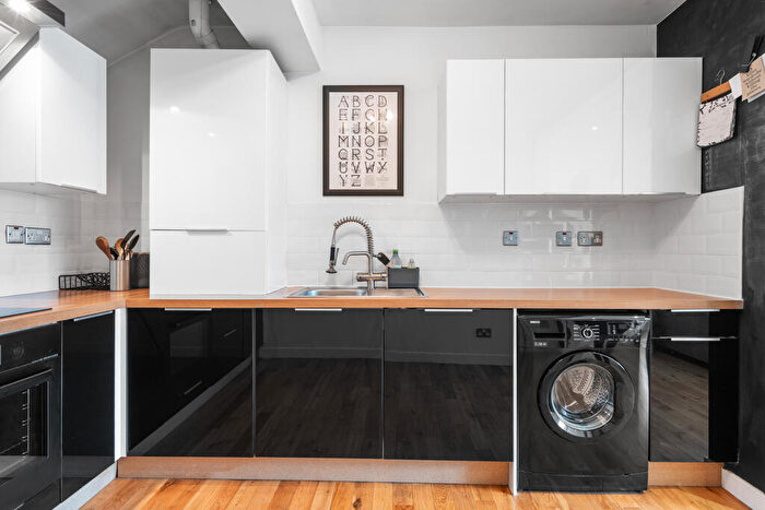 1 Bedroom Flat To Rent In Dumbarton Road, Partick, Glasgow, G11