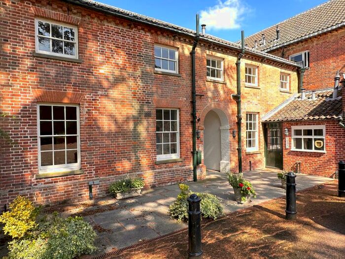 4 Bedroom Apartment To Rent In Benacre Hall Benacre, NR34