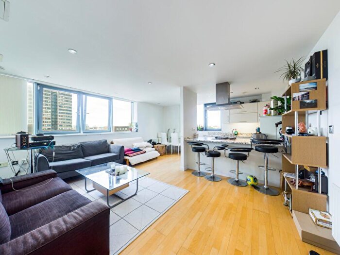 2 Bedroom Flat To Rent In Fusion Building, East India Dock Road, E14