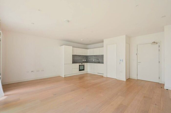 1 Bedroom Flat To Rent In Liner House, , Royal Docks, London, E16