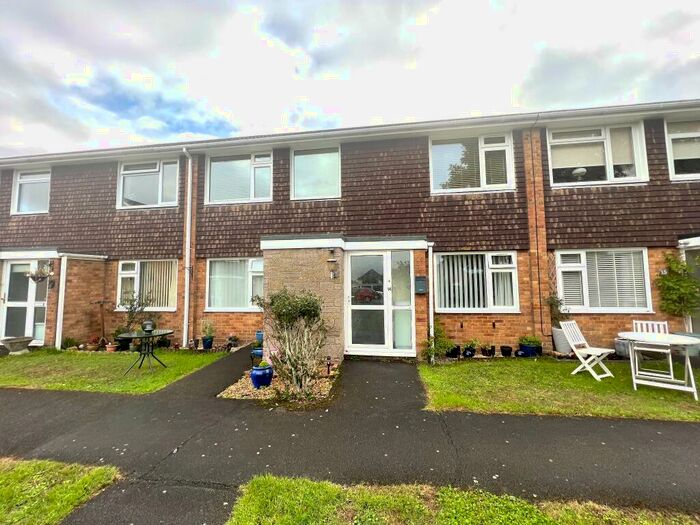2 Bedroom Maisonette To Rent In Avon Court, Netley Abbey, Southampton, SO31