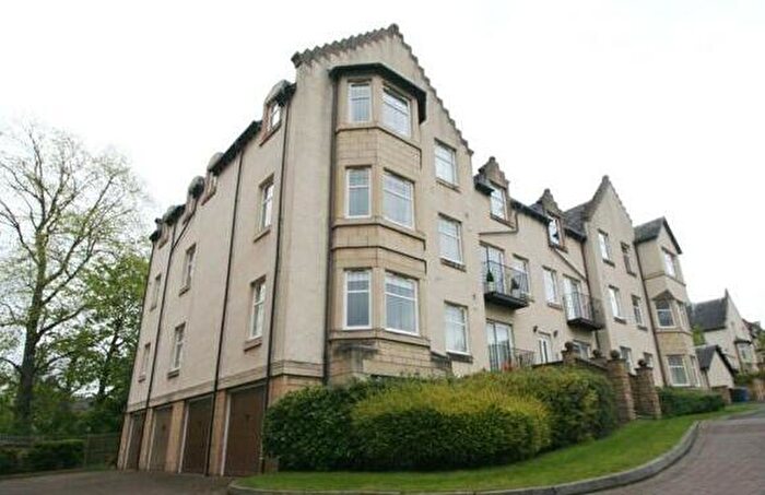 3 Bedroom Flat To Rent In Easter Steil, Edinburgh, EH10