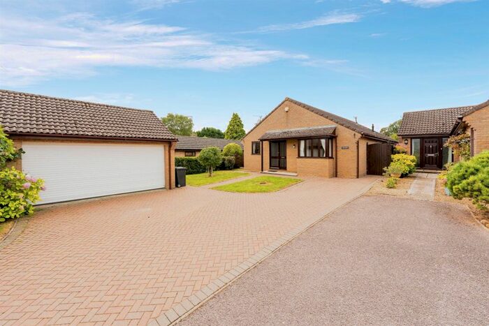 3 Bedroom Detached Bungalow For Sale In Moor End Road, Radwell, Bedford, MK43