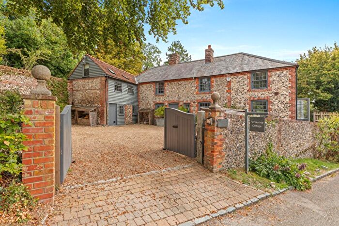 5 Bedroom Cottage For Sale In Lower Road, Loosley Row, HP27