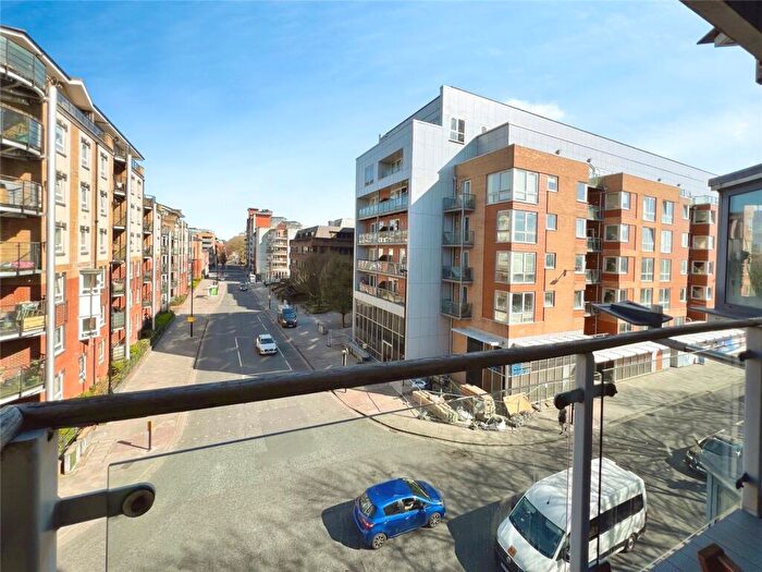 2 Bedroom Apartment For Sale In High Street, Southampton, Hampshire, SO14