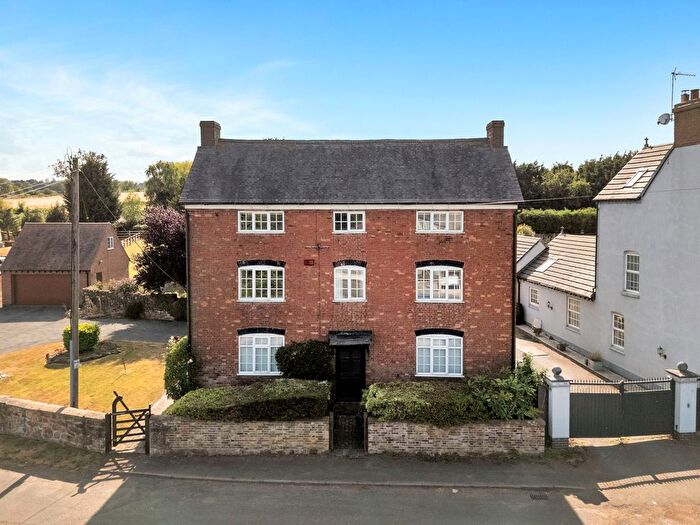 5 Bedroom Detached House For Sale In Tamworth Road, Corley, CV7