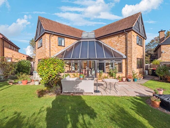 4 Bedroom Detached House For Sale In Solar Court, Great Linford, Milton Keynes, MK14