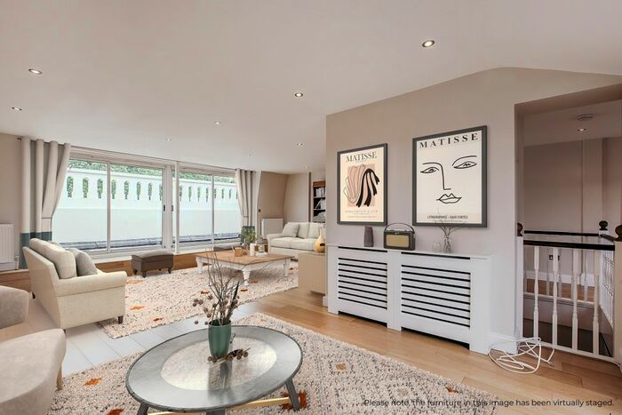 4 Bedroom Flat To Rent In Earl's Court Square, London, SW5