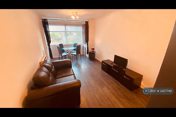 2 Bedroom Flat To Rent In Rise Park, Nottingham, NG5