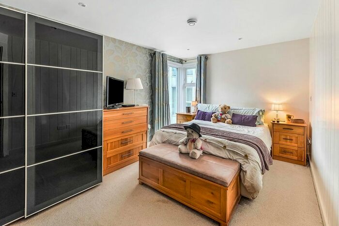 2 Bedroom Flat To Rent In Edgar Close, Kings Hill, ME19