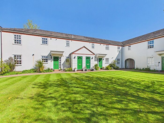 2 Bedroom Maisonette For Sale In Ashdown Court, Oaktree Way, Horsham, West Sussex, RH13