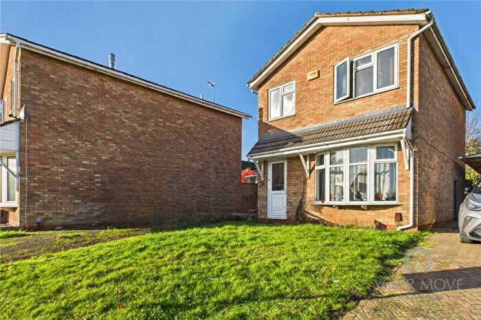 3 Bedroom Detached House For Sale In Oakley Drive, Wellingborough, Northamptonshire, NN8
