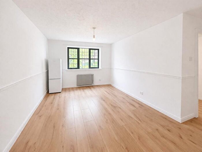 1 Bedroom Flat To Rent In Somerset Gardens, Creighton Road, London, N17
