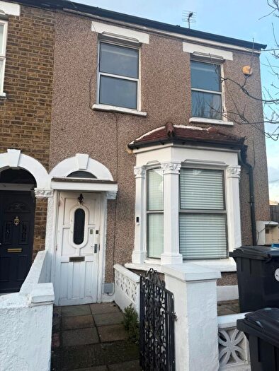 2 Bedroom Maisonette To Rent In London, N9