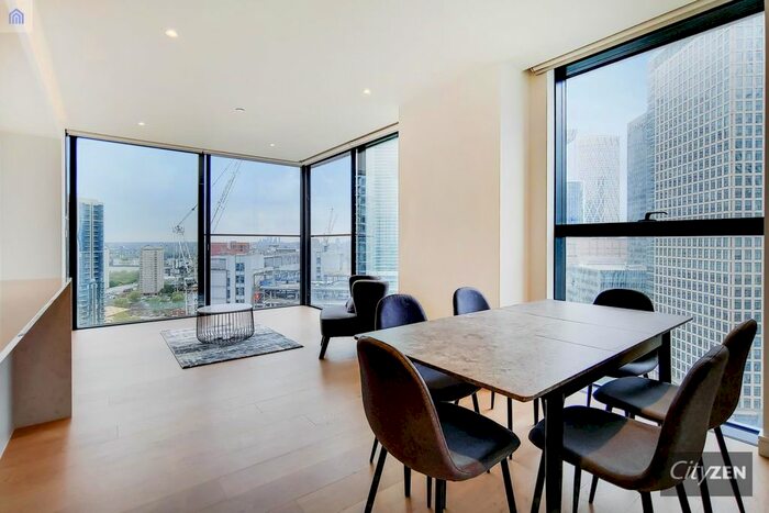 2 Bedroom Flat To Rent In Hampton Tower, Marsh Wall, London, E14
