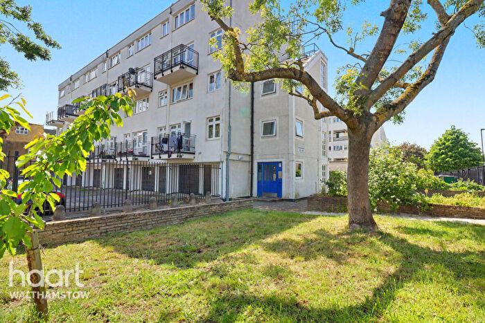 3 Bedroom Maisonette For Sale In Grosvenor Rise East, Walthamstow, E17