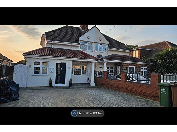 4 Bedroom Semi-Detached House To Rent In Desford Way, Ashford, TW15