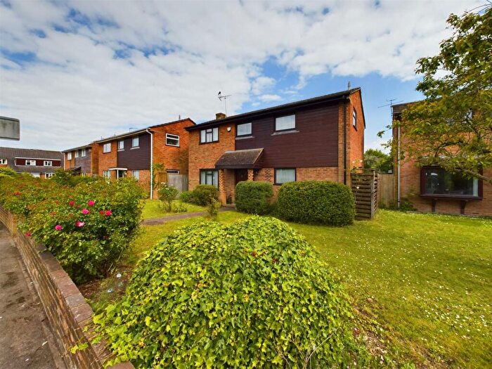 4 Bedroom Detached House To Rent In City Road, Tilehurst, Reading, RG31