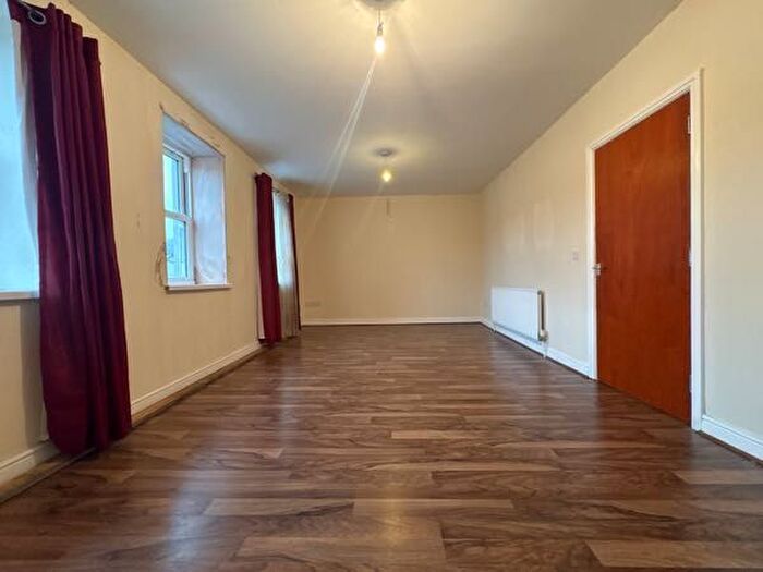 2 Bedroom Flat To Rent In Top Floor Flat, Morgan Street, Tredegar, NP22