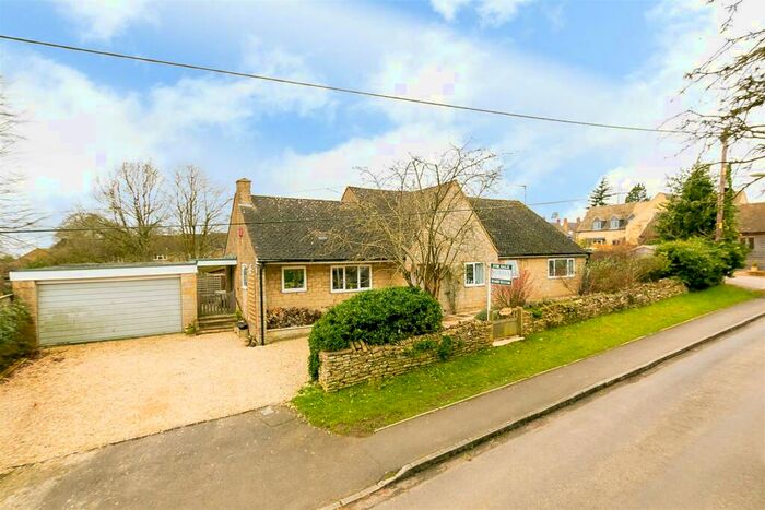 5 Bedroom Detached Bungalow For Sale In The Pine Tree, Over Norton., OX7