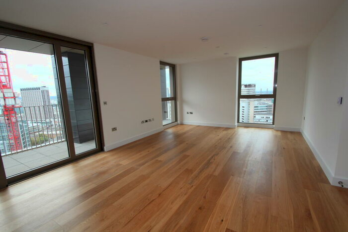 2 Bedroom Penthouse To Rent In Caithness Walk, Croydon, CR0