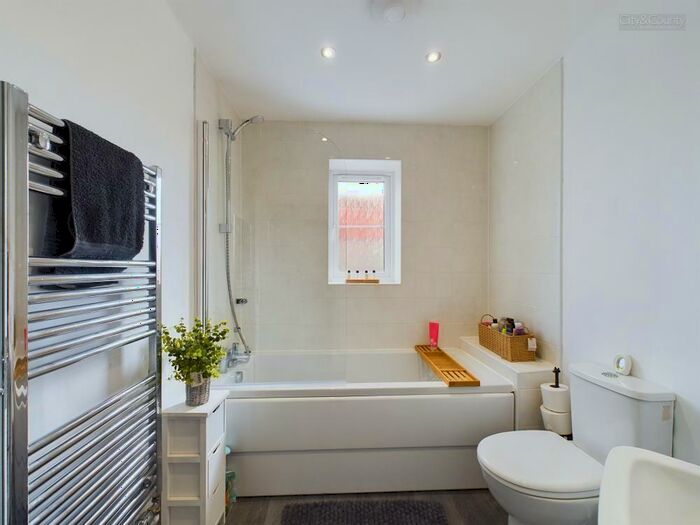 3 Bedroom End Of Terrace House For Sale In Fincham Drive, Crowland, Peterborough, PE6