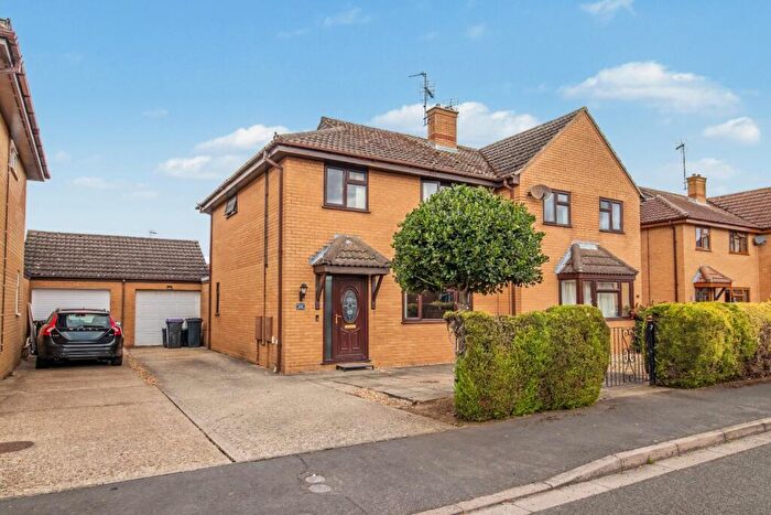 3 Bedroom Semi Detached House For Sale In Two Sisters Close, Sutton Bridge, Spalding, Lincolnshire, PE12