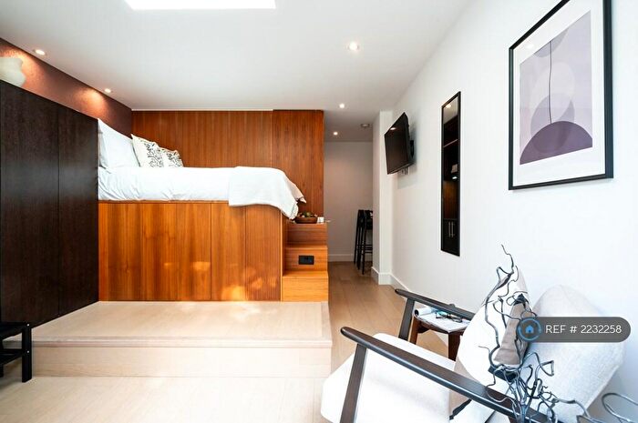 Studio To Rent In London, London, NW6