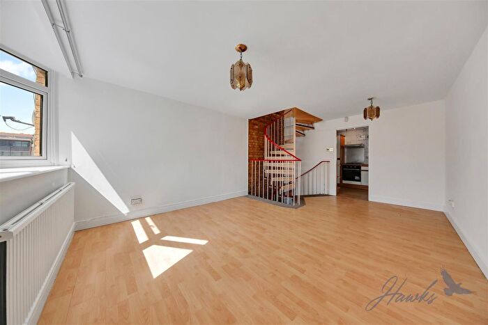 4 Bedroom Town House For Sale In The Green, London, E15
