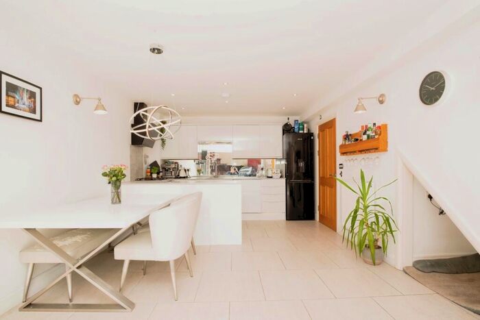 2 Bedroom Terraced House To Rent In Romilly Court, Romilly Crescent, Pontcanna, CF11