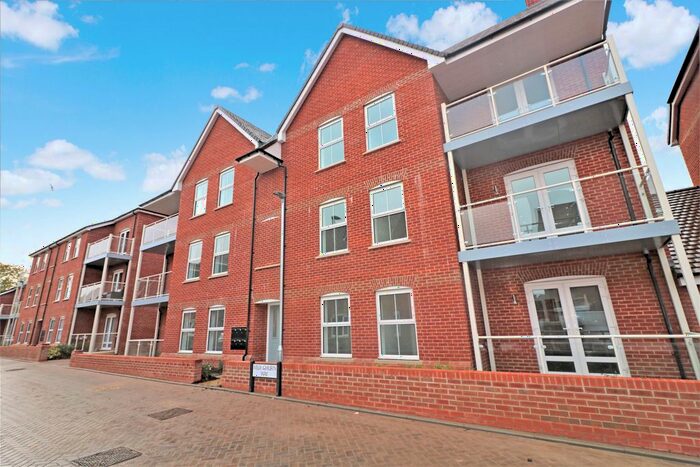 2 Bedroom Flat To Rent In Milk Churn Way, Cedar Meadows, Woolmer Green, SG3