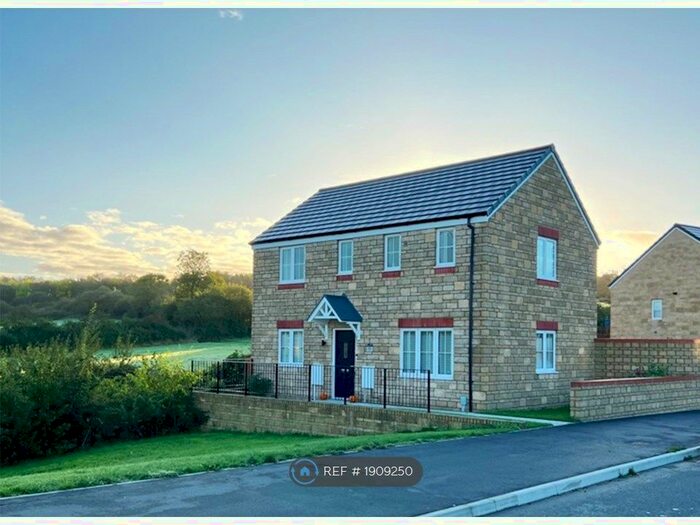 3 Bedroom Detached House To Rent In Gregor Drive, Wiltshire, SN11