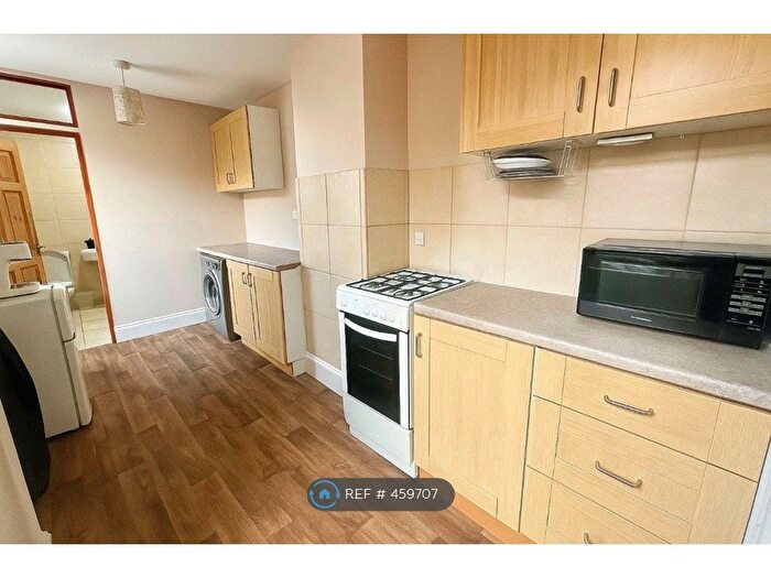 2 Bedroom Flat To Rent In Carholme Road, Lincoln, LN1