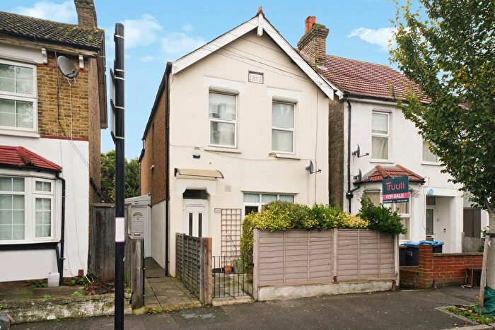 2 Bedroom Maisonette For Sale In Westbury Road, Croydon, CR0