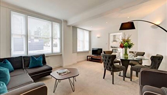2 Bedroom Flat To Rent In Hill Street, London, W1J