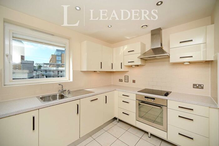 3 Bedroom Flat To Rent In Sharpthorne Court, Fleet Street, Brighton, BN1