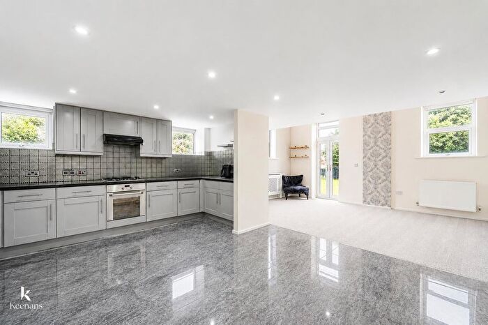 2 Bedroom Flat To Rent In Burnley Road, Rossendale, BB4