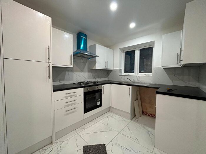 2 Bedroom Flat To Rent In Hayes, UB3