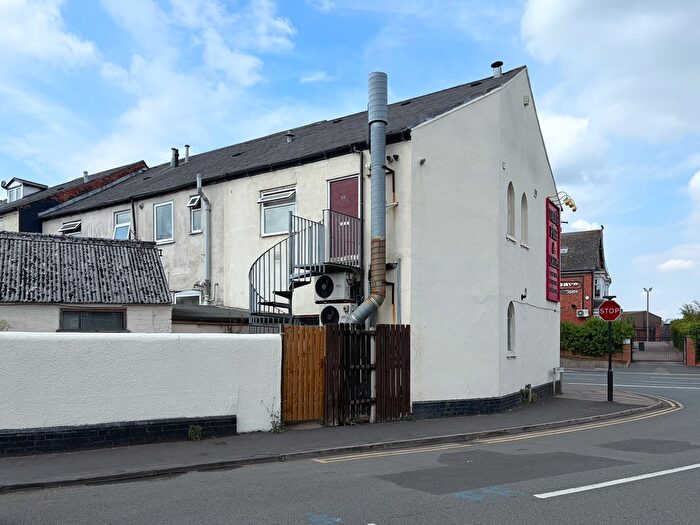 2 Bedroom Flat To Rent In Reddal Hill Road, Cradley Heath, B64