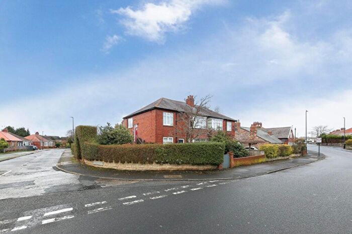 2 Bedroom Apartment For Sale In Briar Edge, Forest Hall, NE12